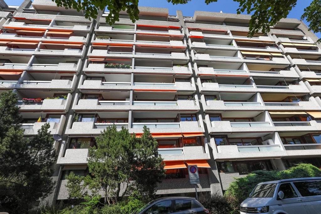 5 rooms apartment