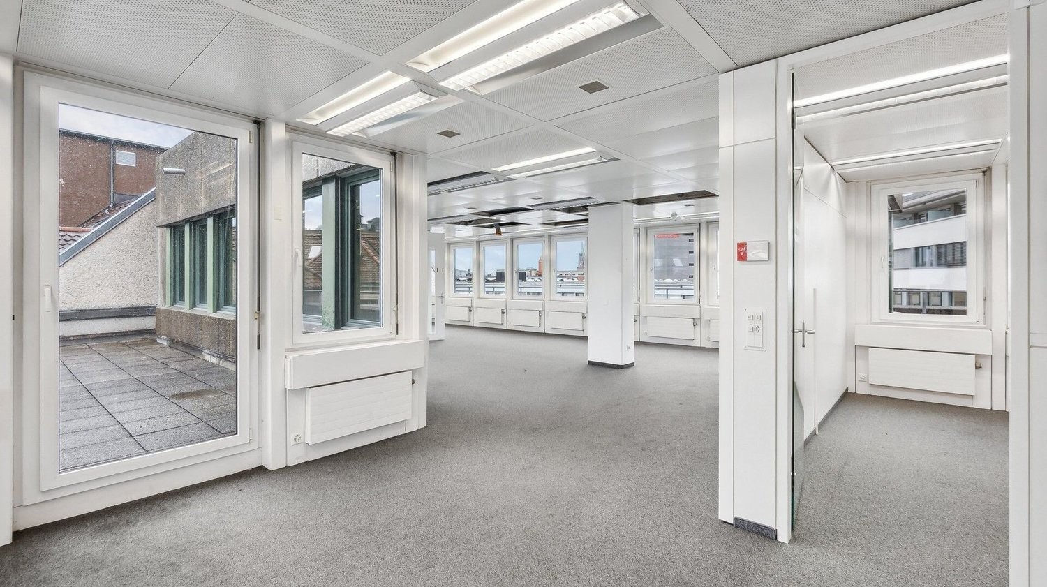 231m² office