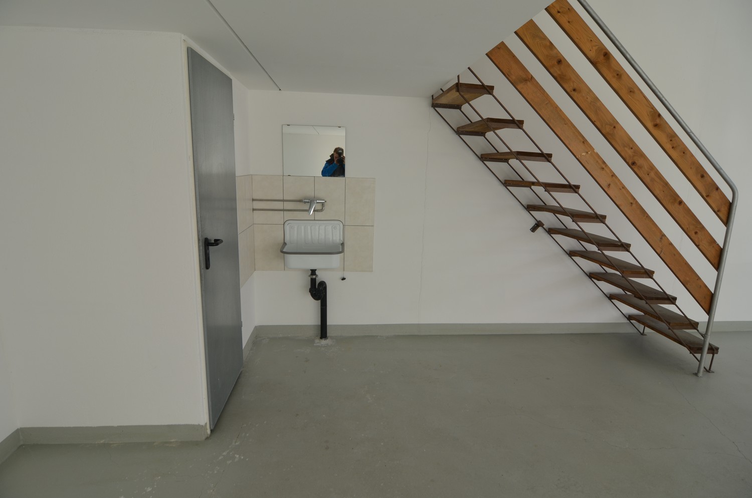 50m² commercial