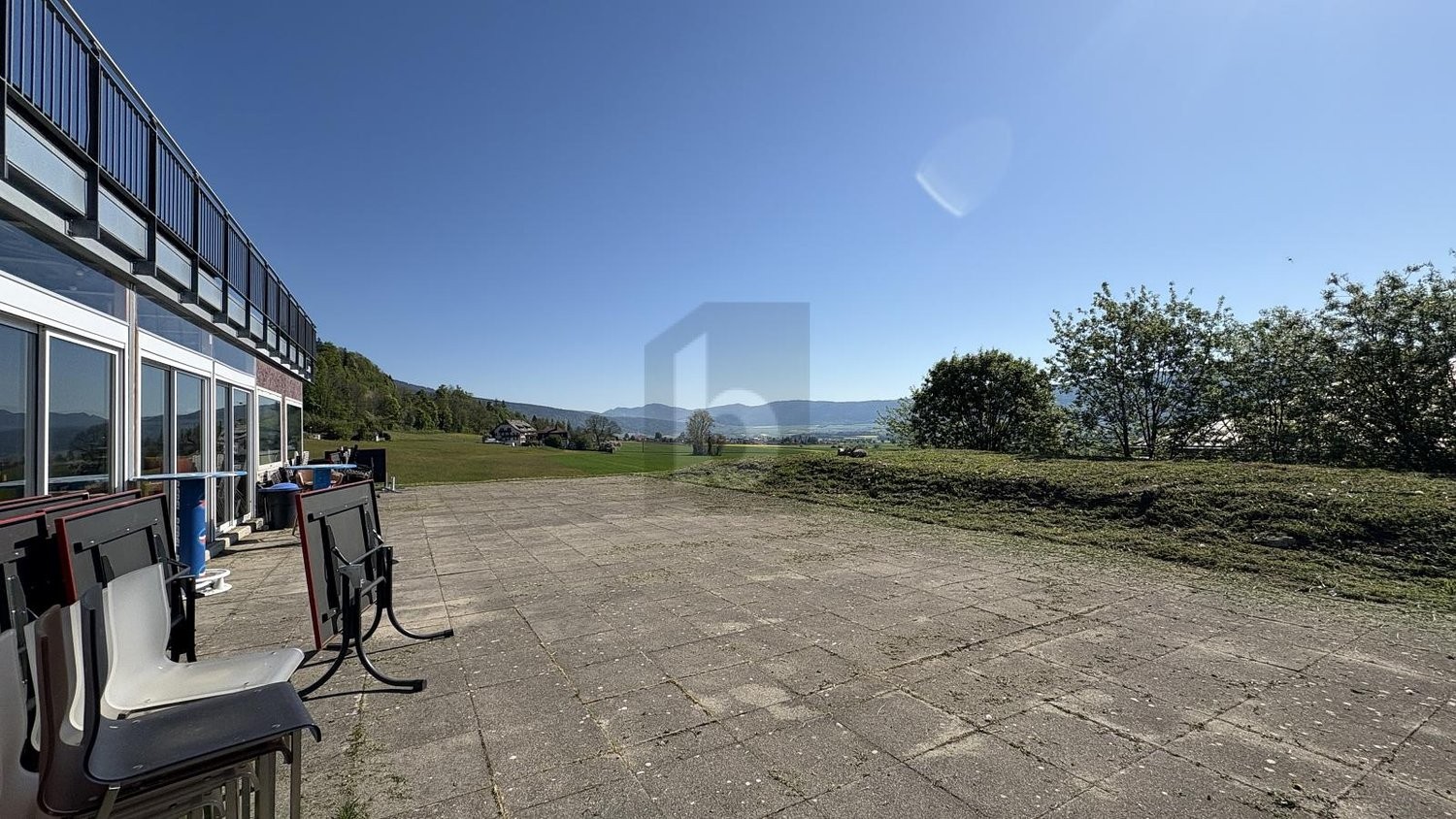 750m² hotel