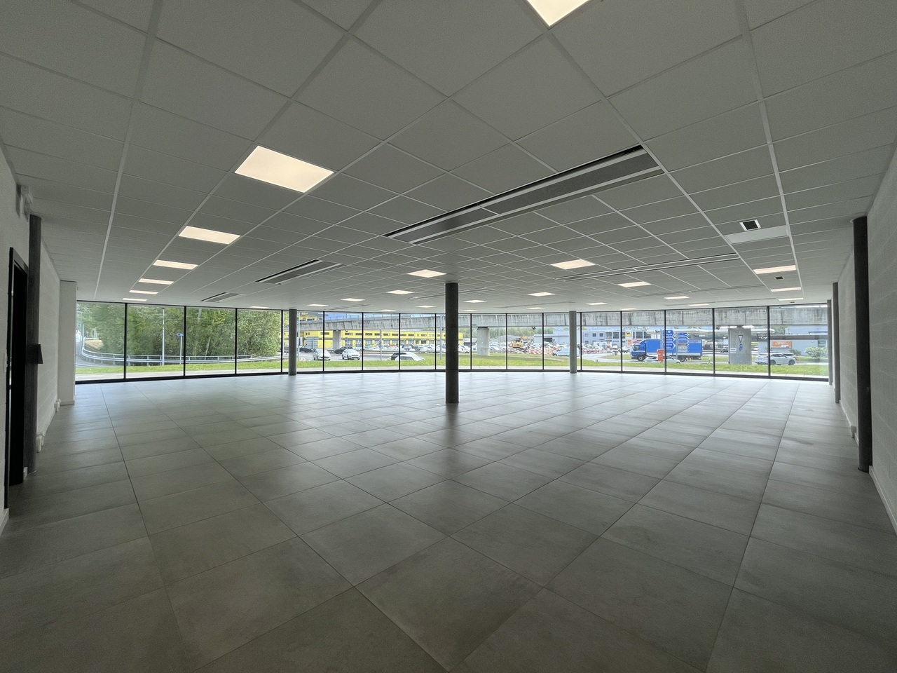 243m² Laden, Foto 5 von 6