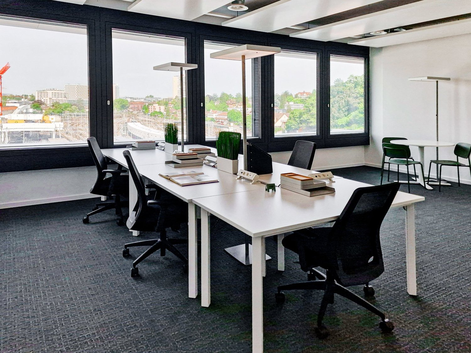 225m² office