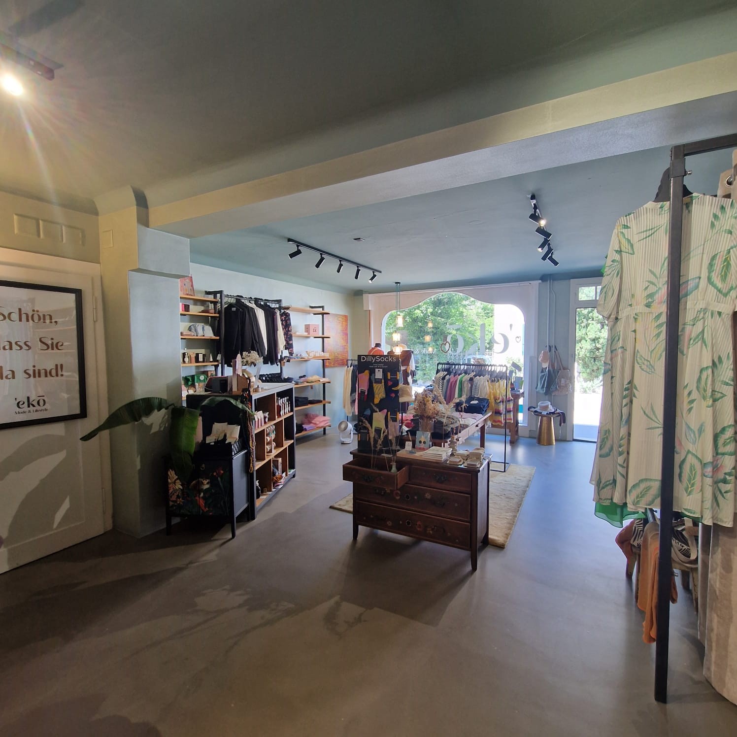 75-75m² commercial