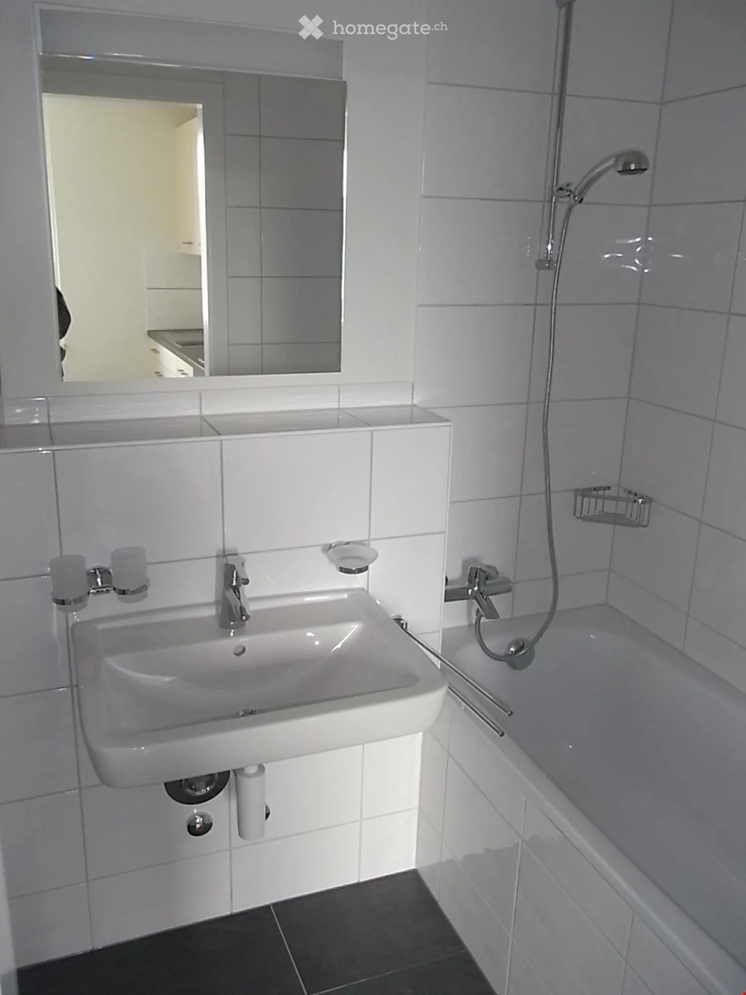 1 room apartment, Foto 2 von 5