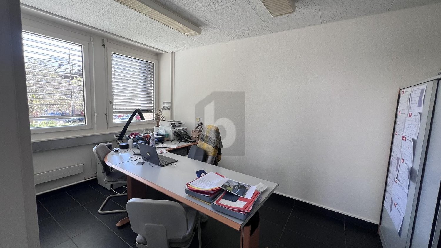 92m² office