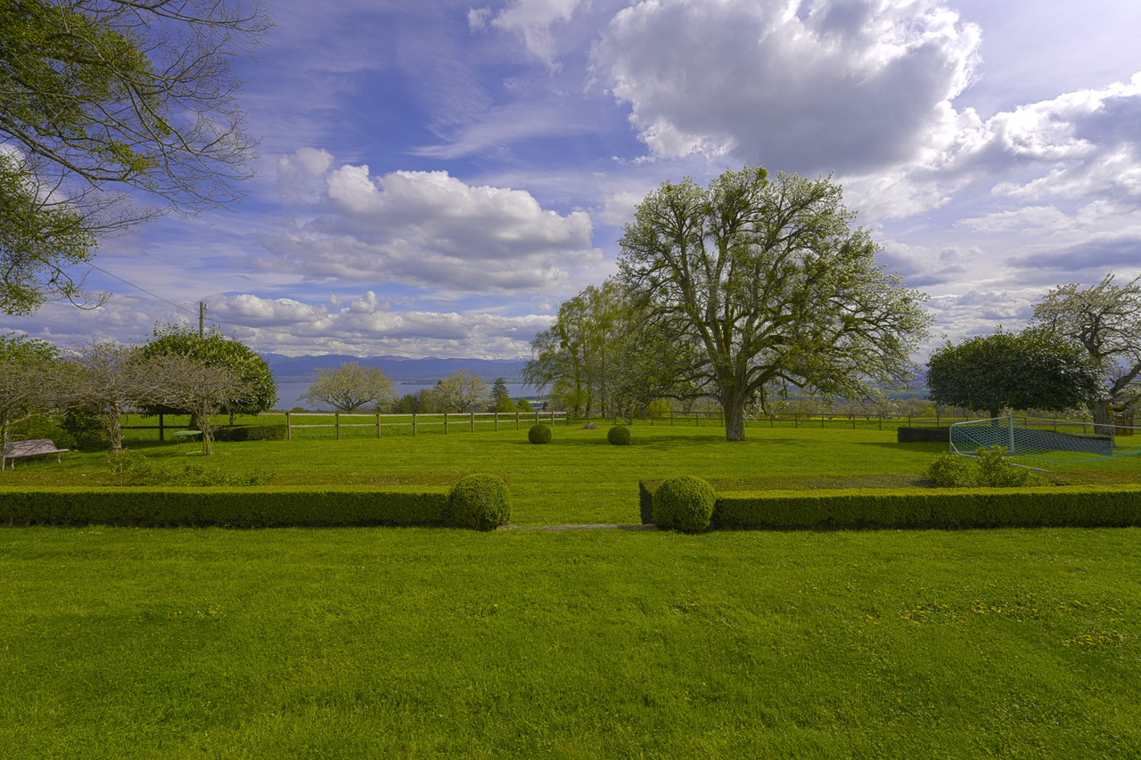 10 Zimmer Einfamilienhaus, Foto 1 von 10