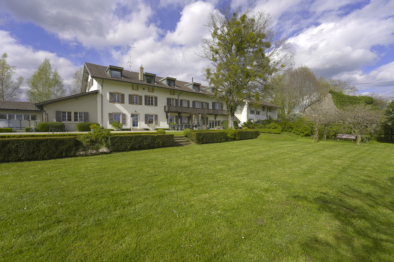 10 Zimmer Einfamilienhaus, Foto 2 von 10
