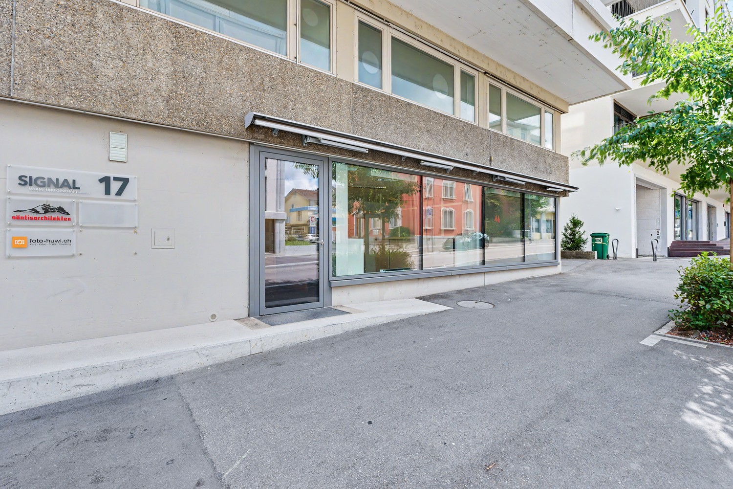78m² commercial