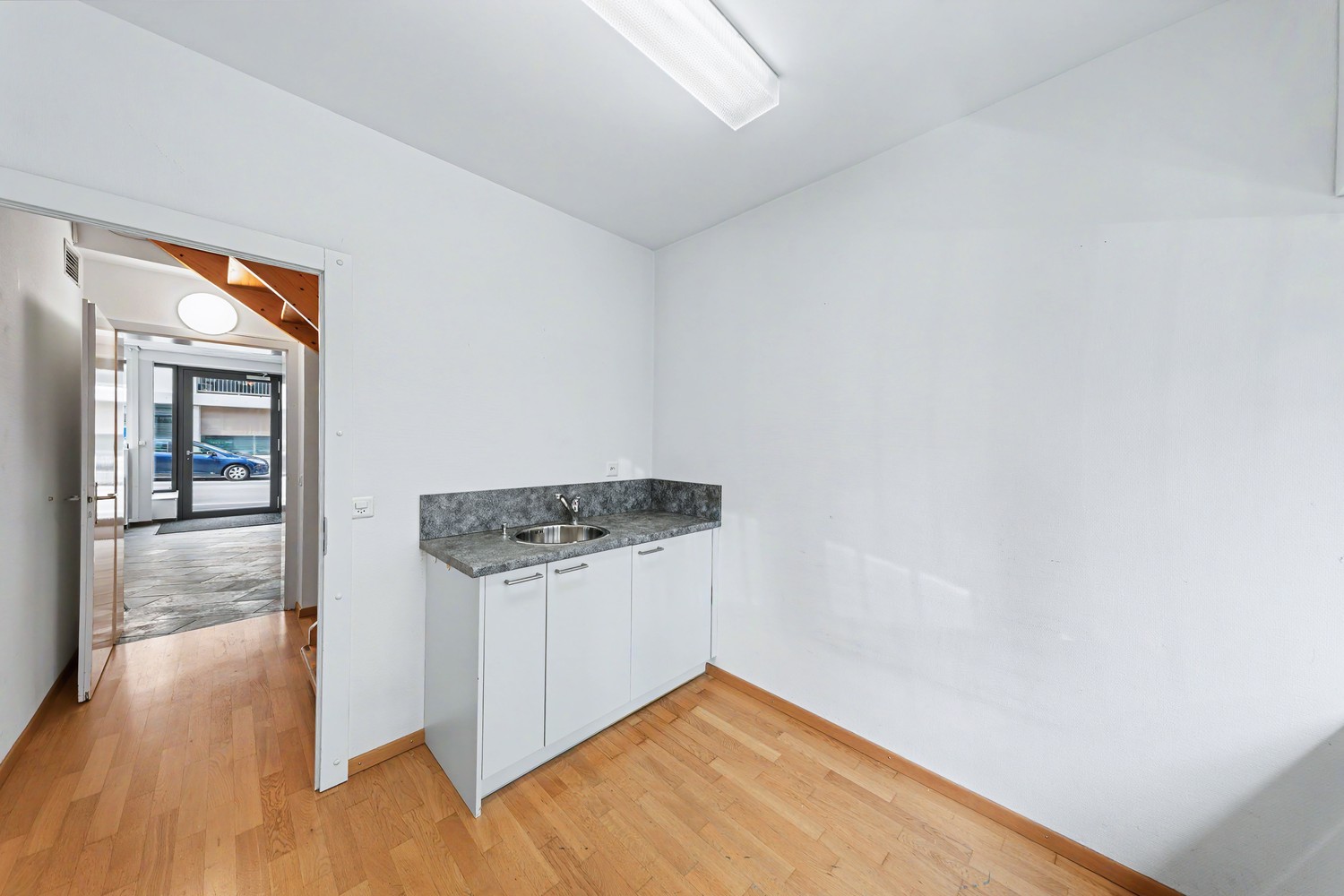 78m² commercial
