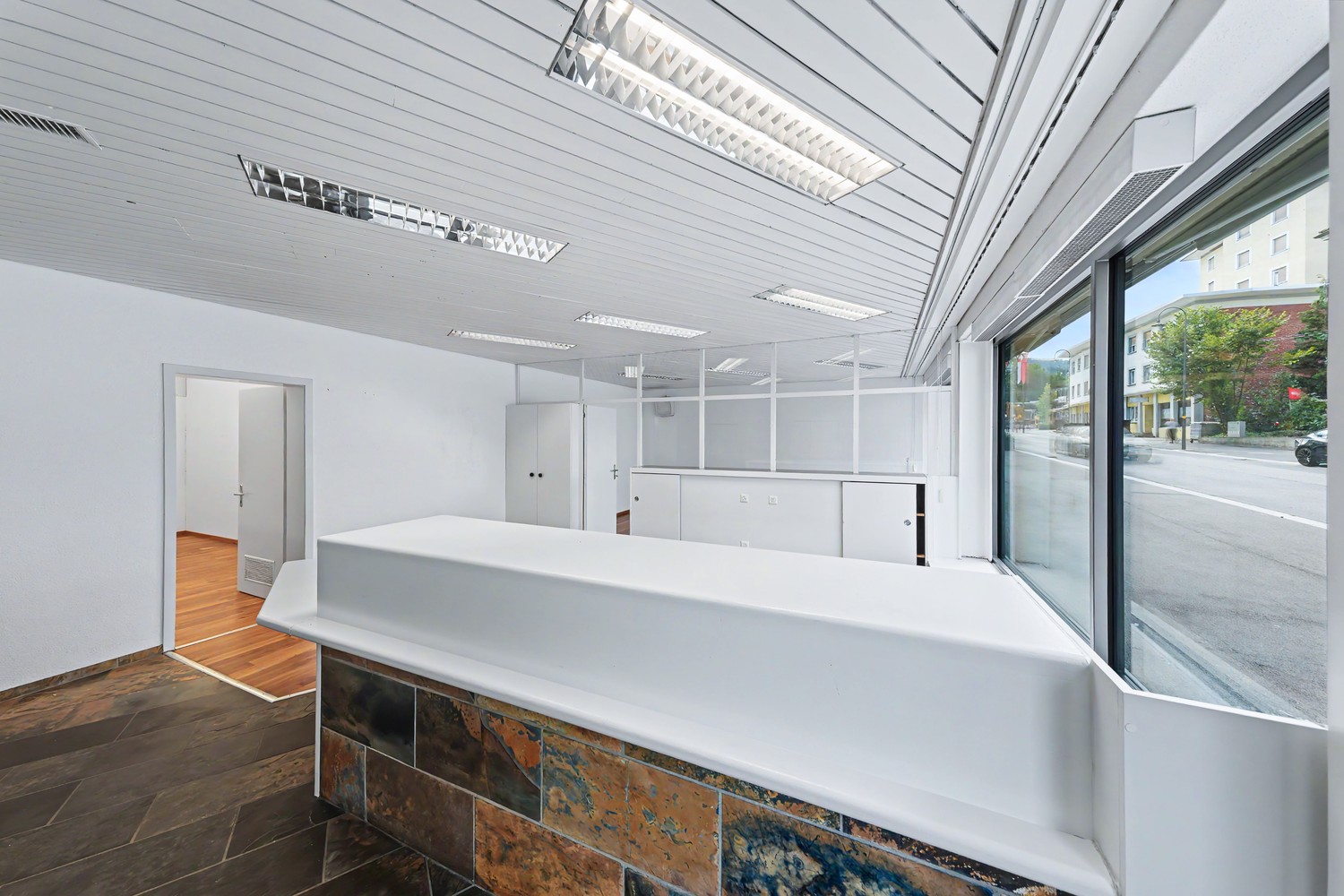 78m² commercial