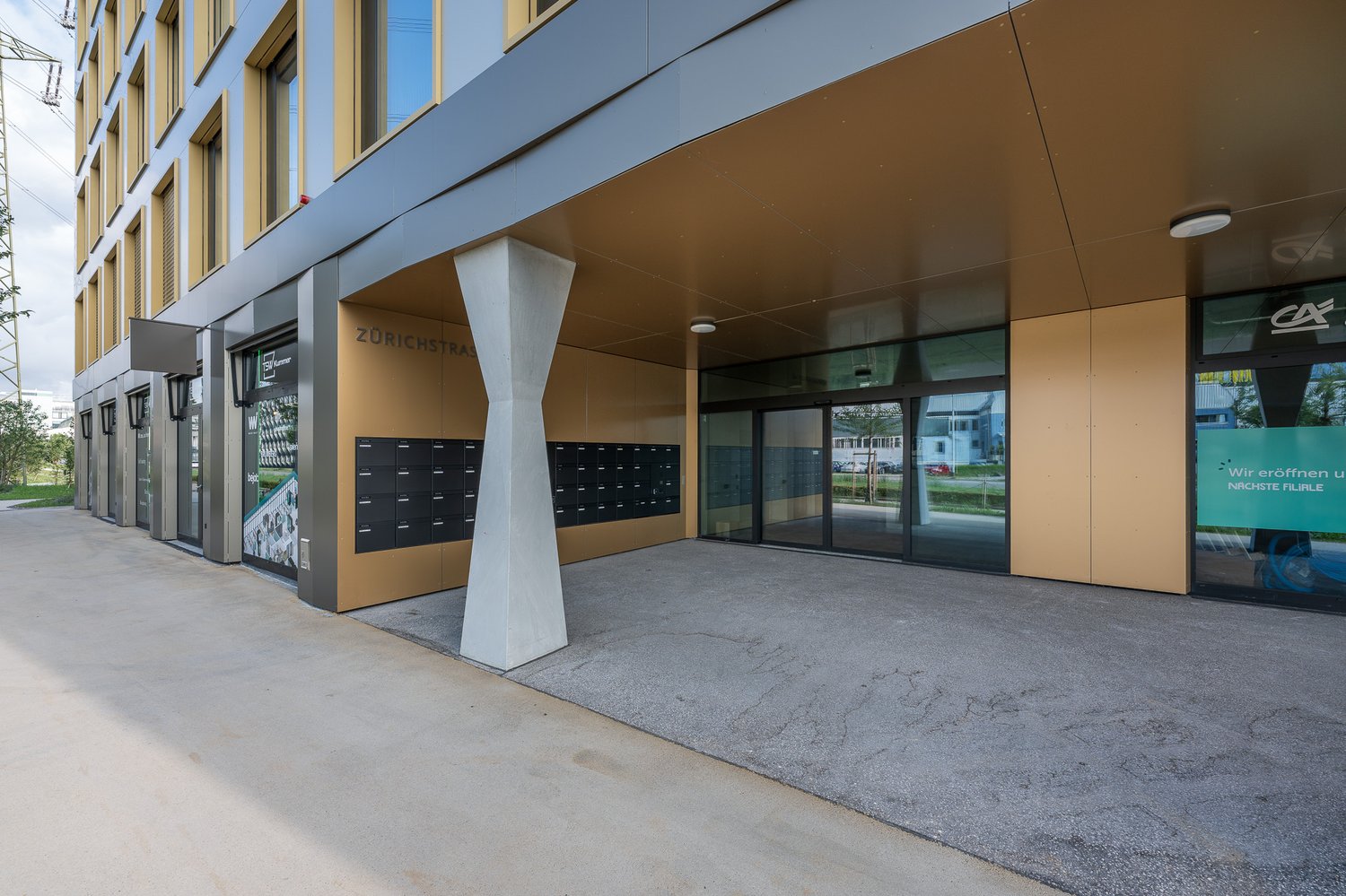 885m² office