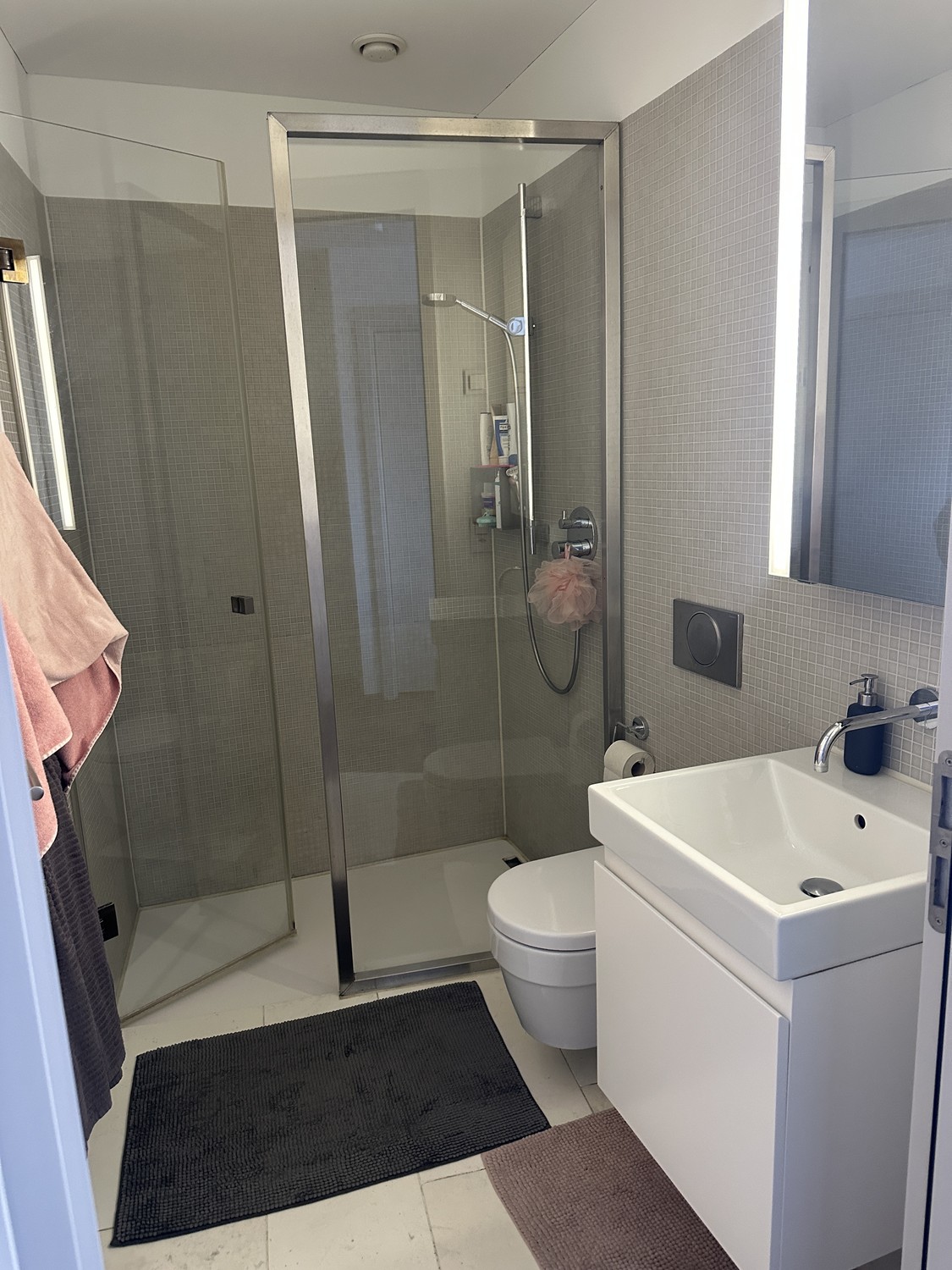 Chambre dans un appartement partagé