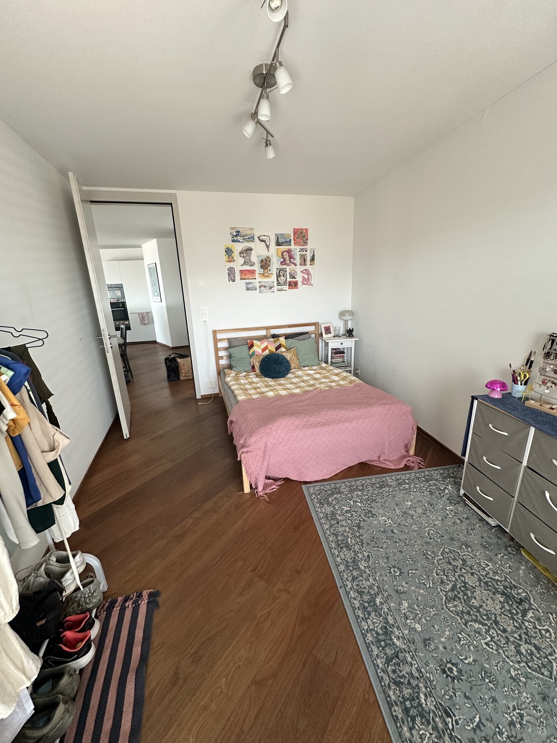 Chambre dans un appartement partagé