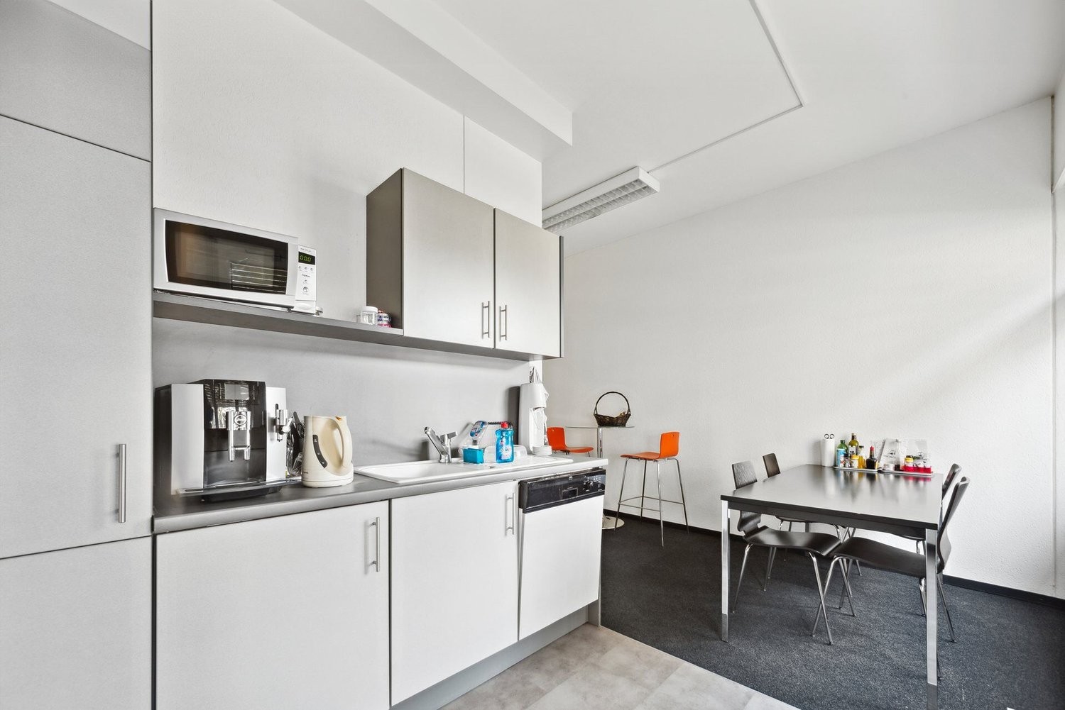 202m² Büro, Foto 6 von 8