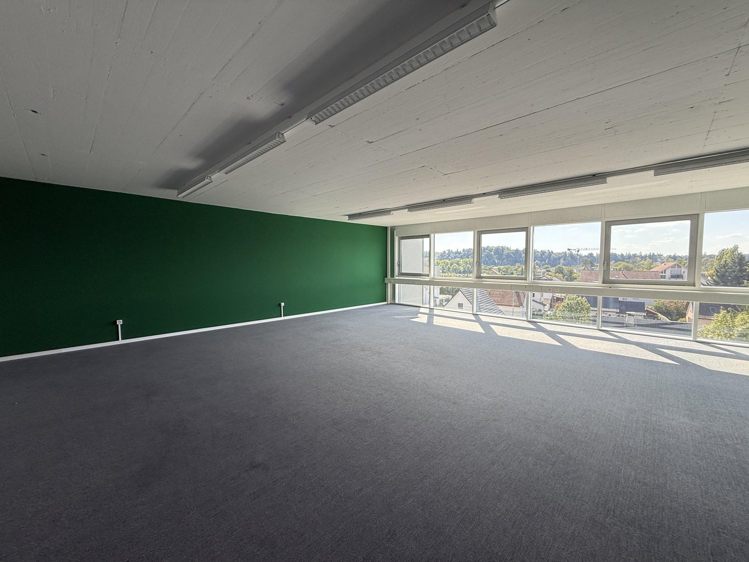 85m² office