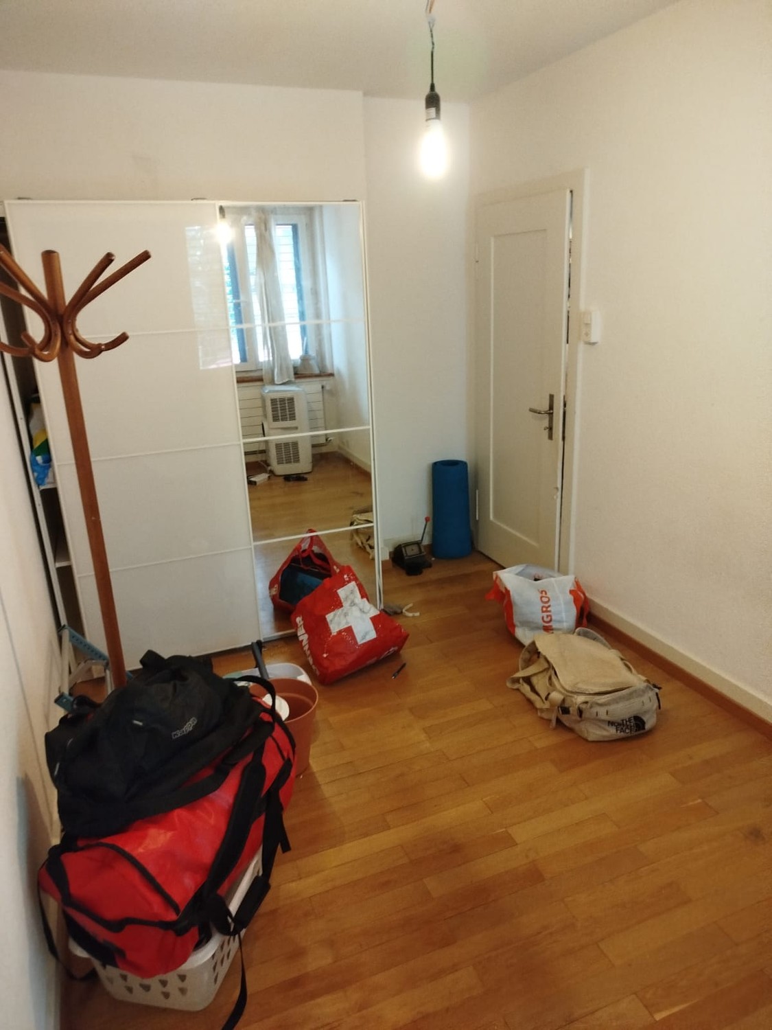 Room in a shared flat, Foto 1 von 3