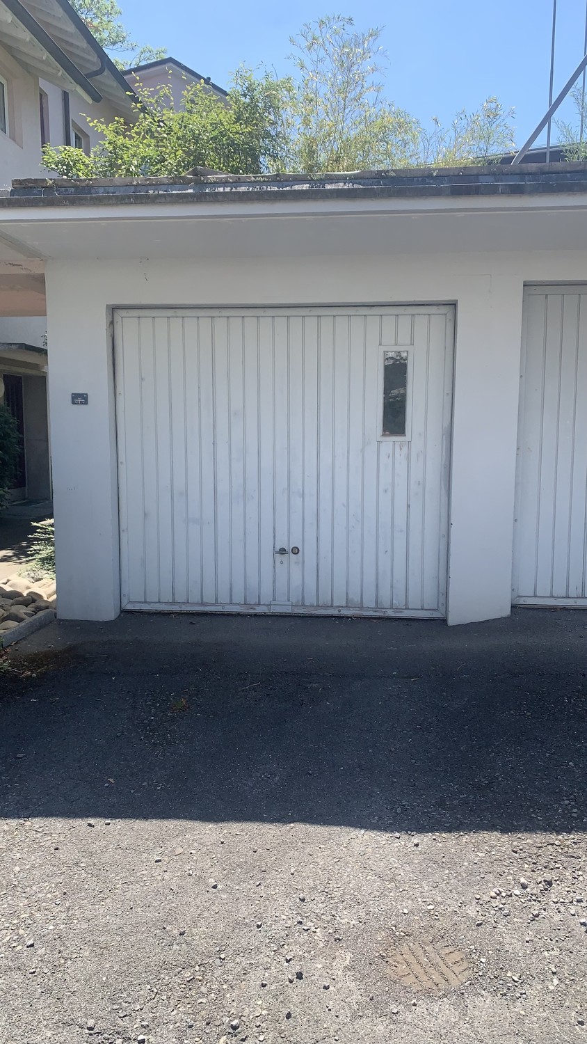 Unterirdischer Parkplatz, Foto 1 von 2