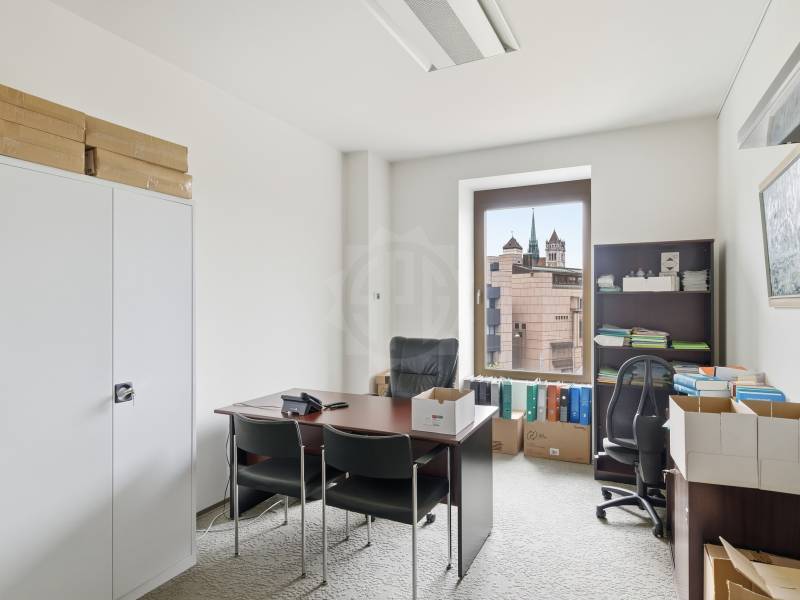 630m² Büro, Foto 6 von 10