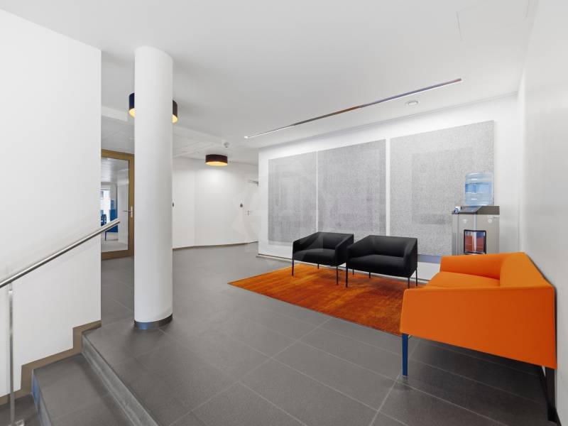 630m² Büro, Foto 3 von 10