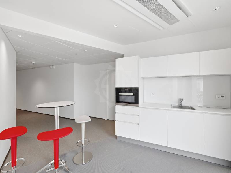 630m² Büro, Foto 10 von 10