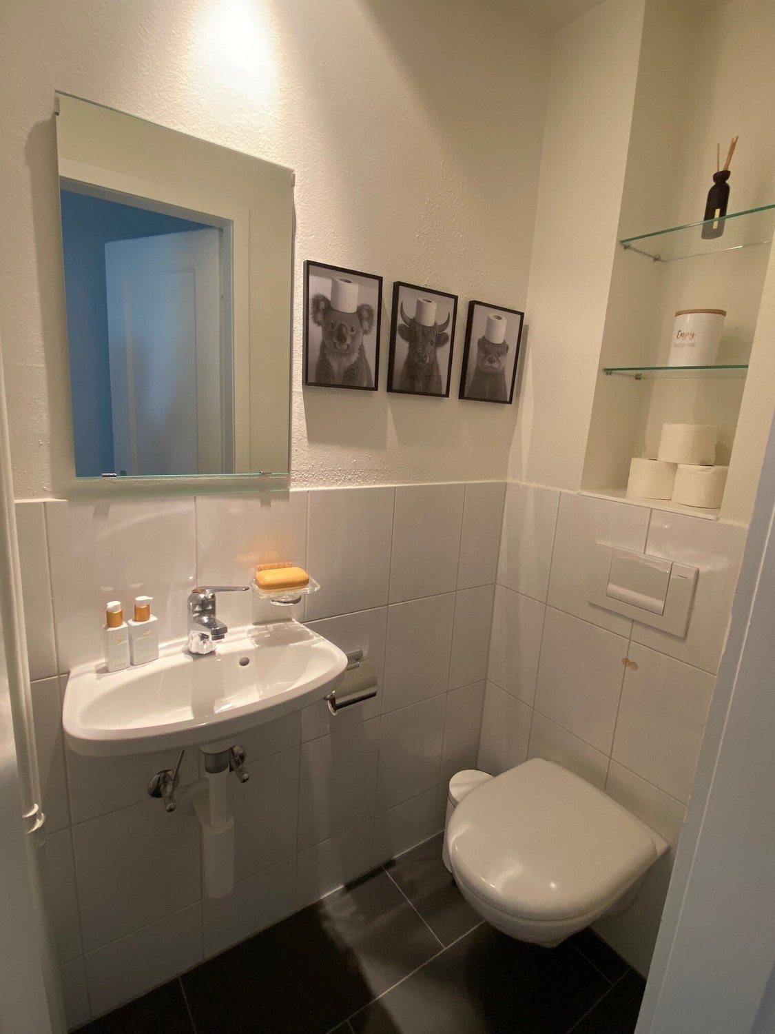 2 rooms furnished flat