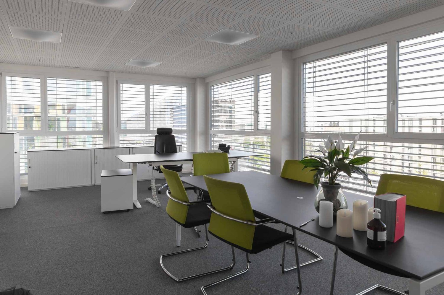 500m² office