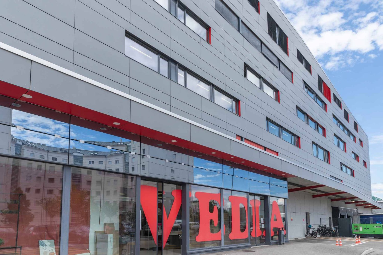 500m² office