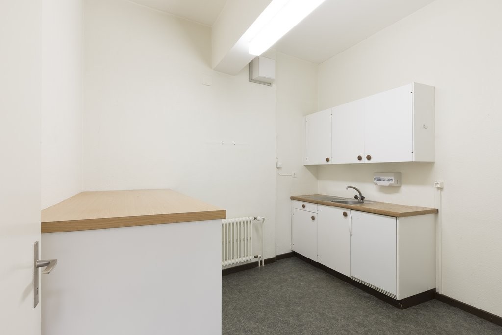 340m² office