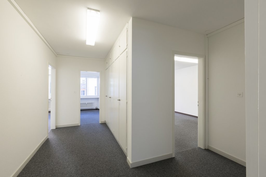 340m² office