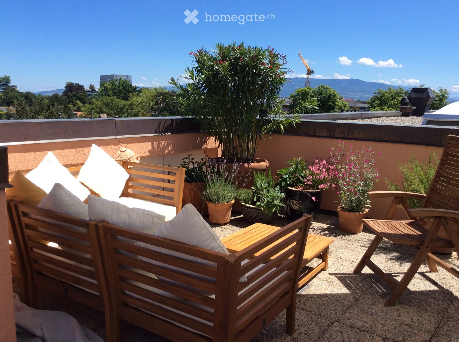 5 rooms apartment
