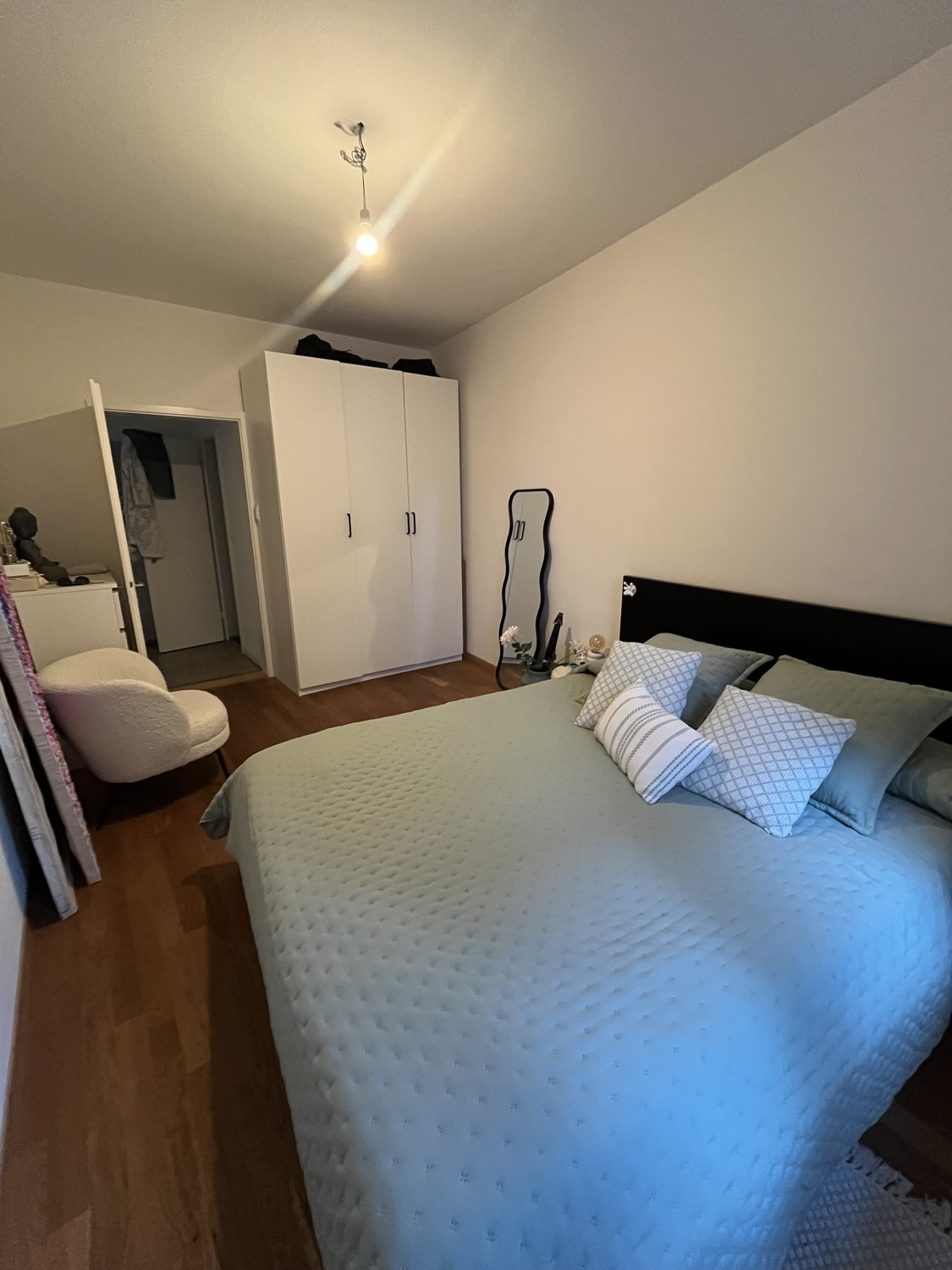Zimmer in einer Wohngemeinschaft, Foto 1 von 9