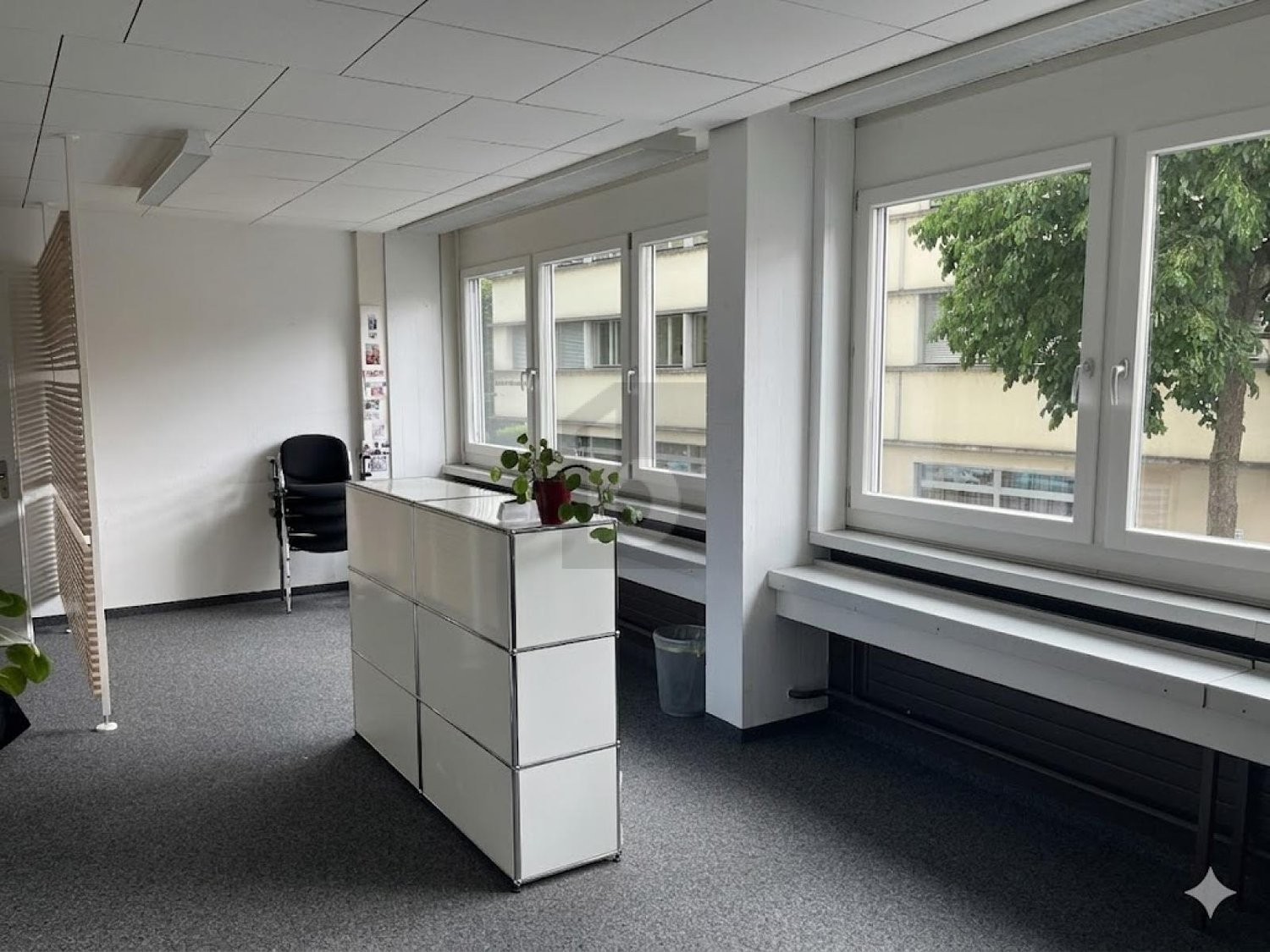 550m² office