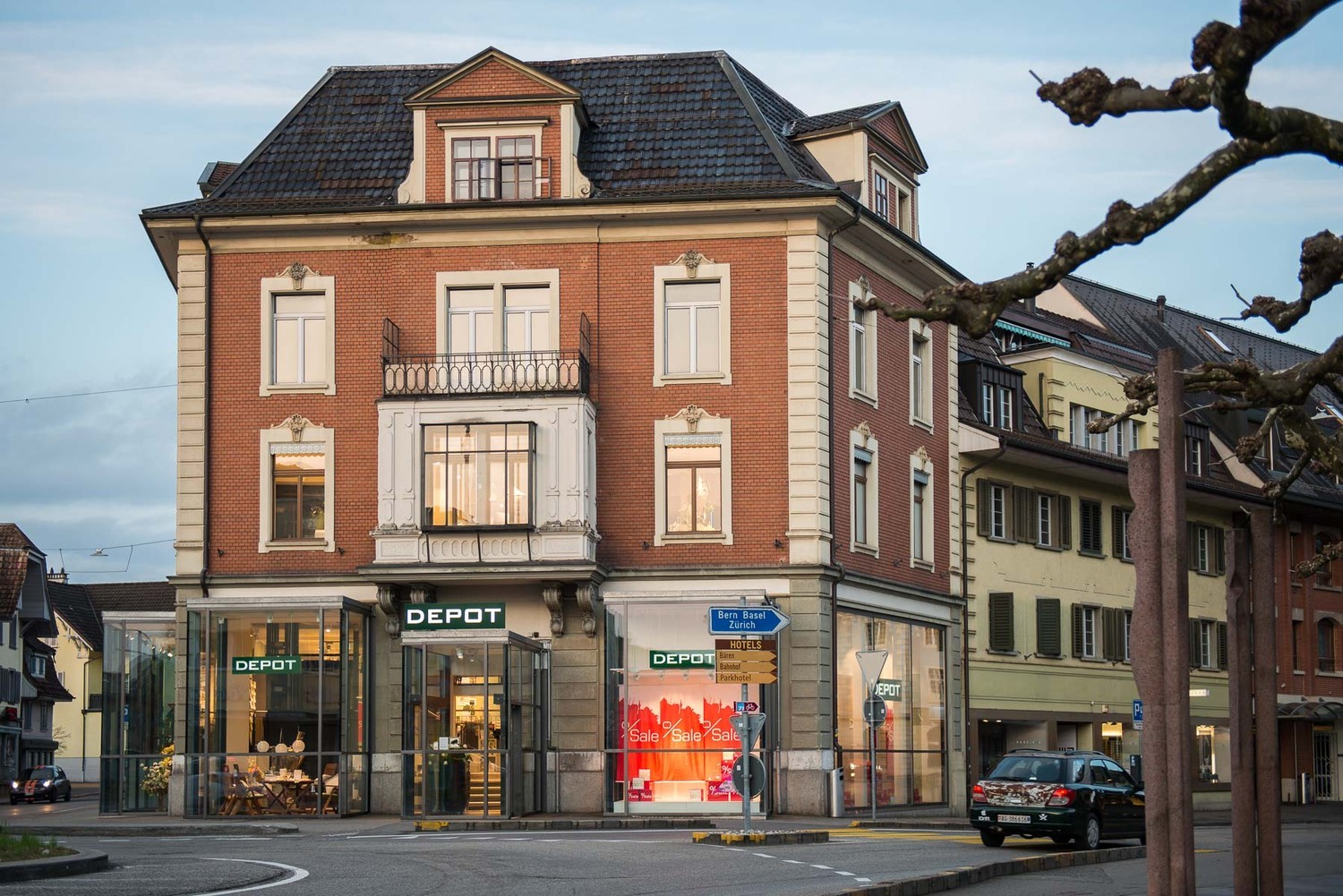 790m² shop, Foto 1 von 8