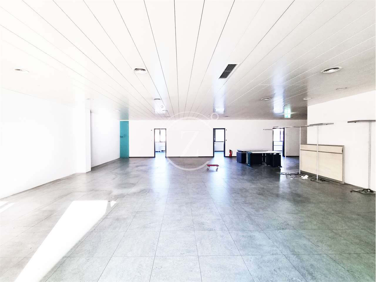 Office, Foto 1 von 5