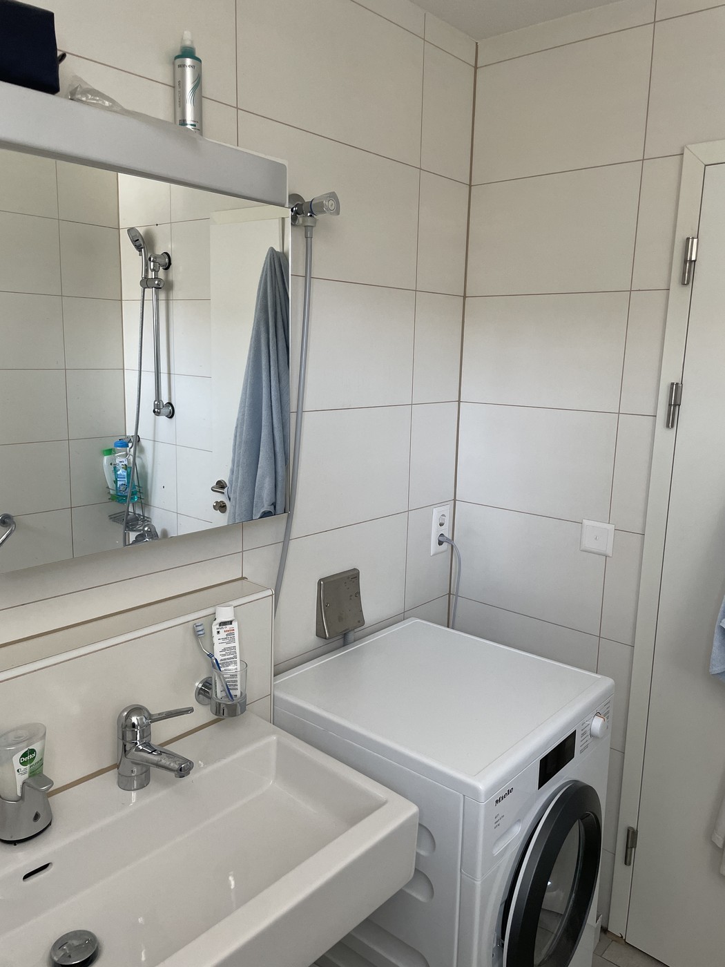Chambre dans un appartement partagé