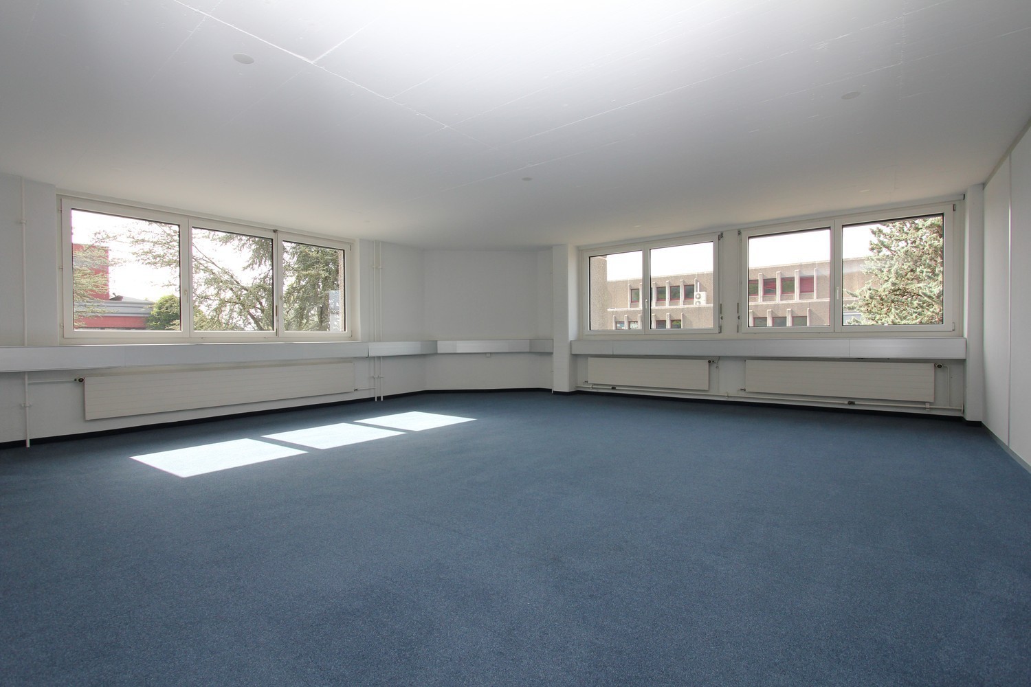 120m² office