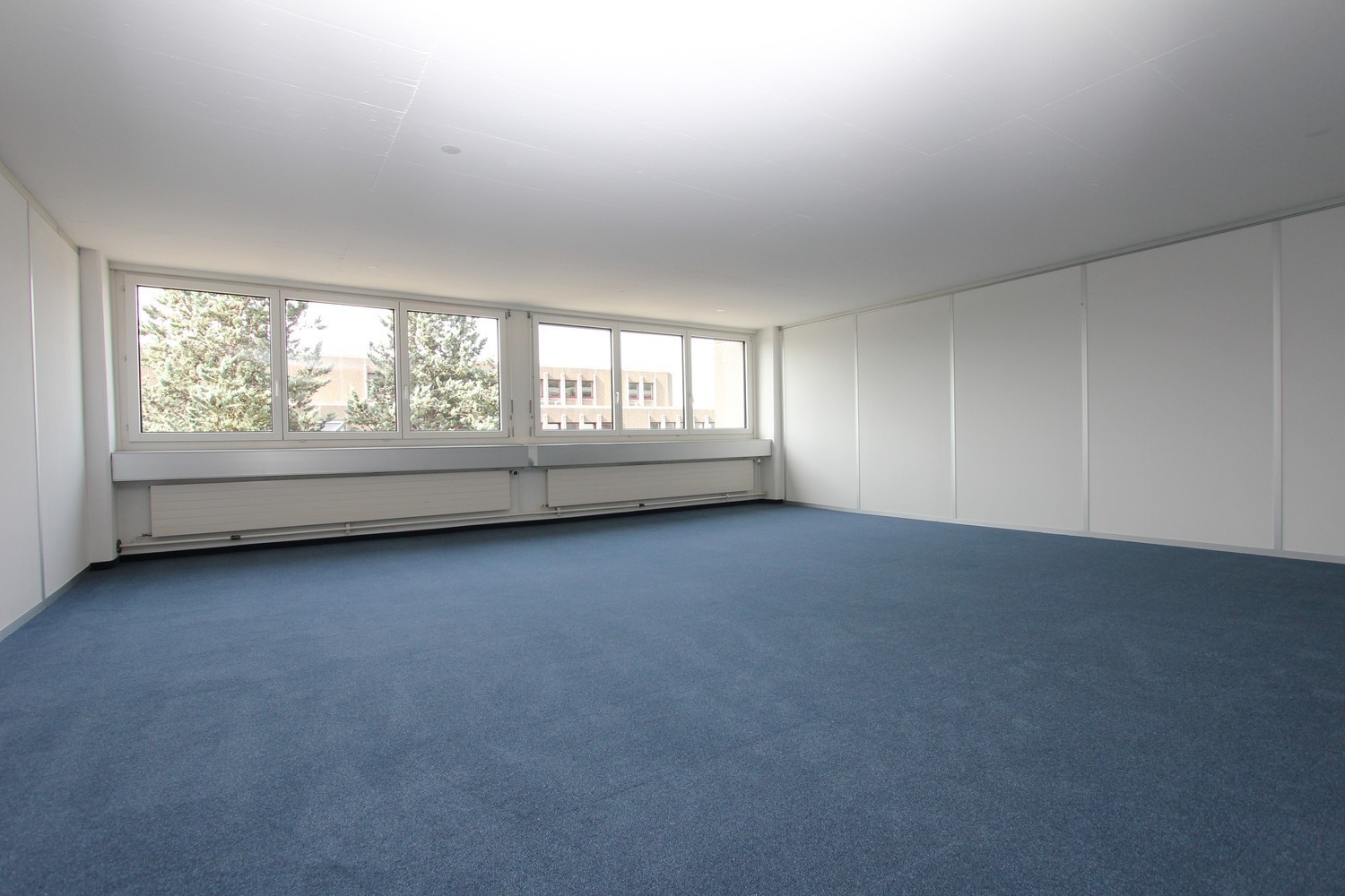 120m² office