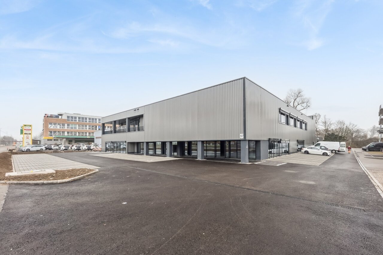 920m² commercial