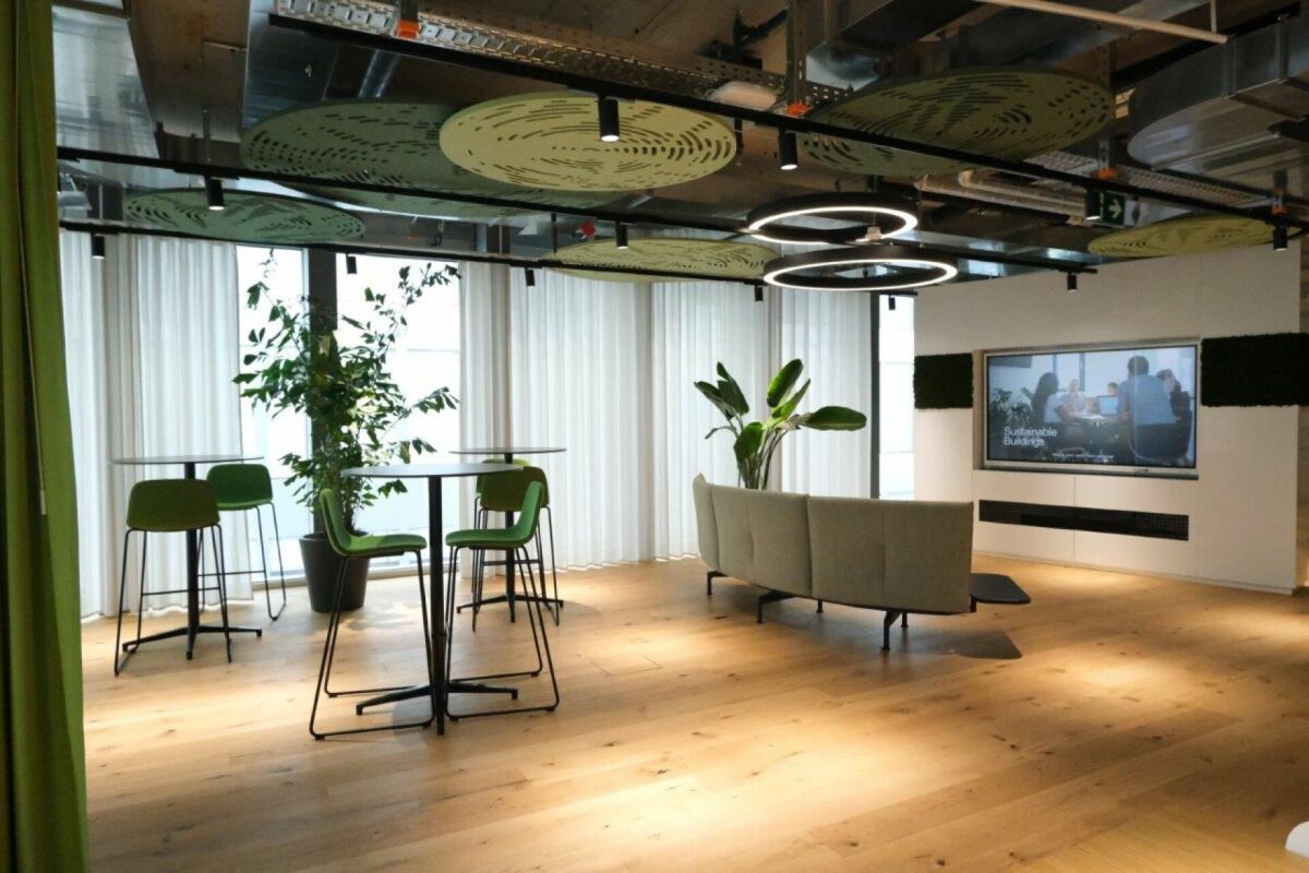 634m² office