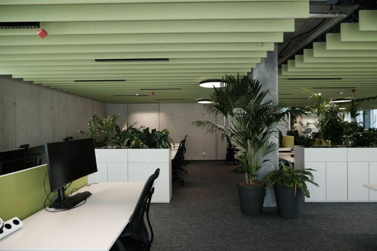 634m² office