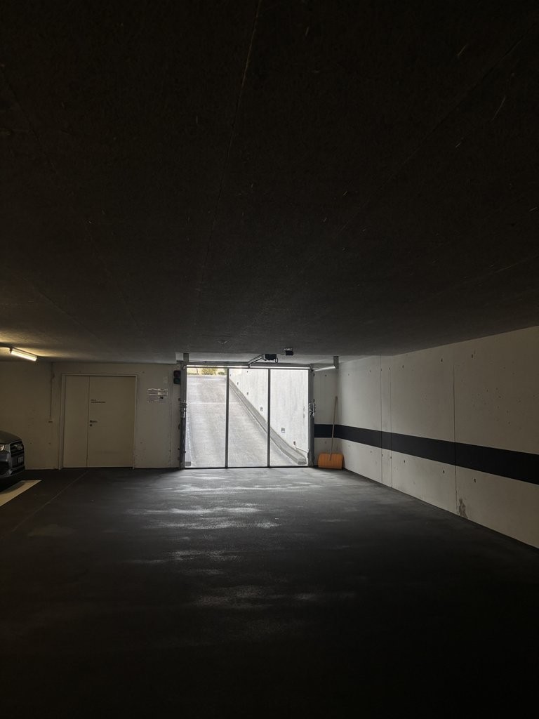 Underground slot, Foto 1 von 2