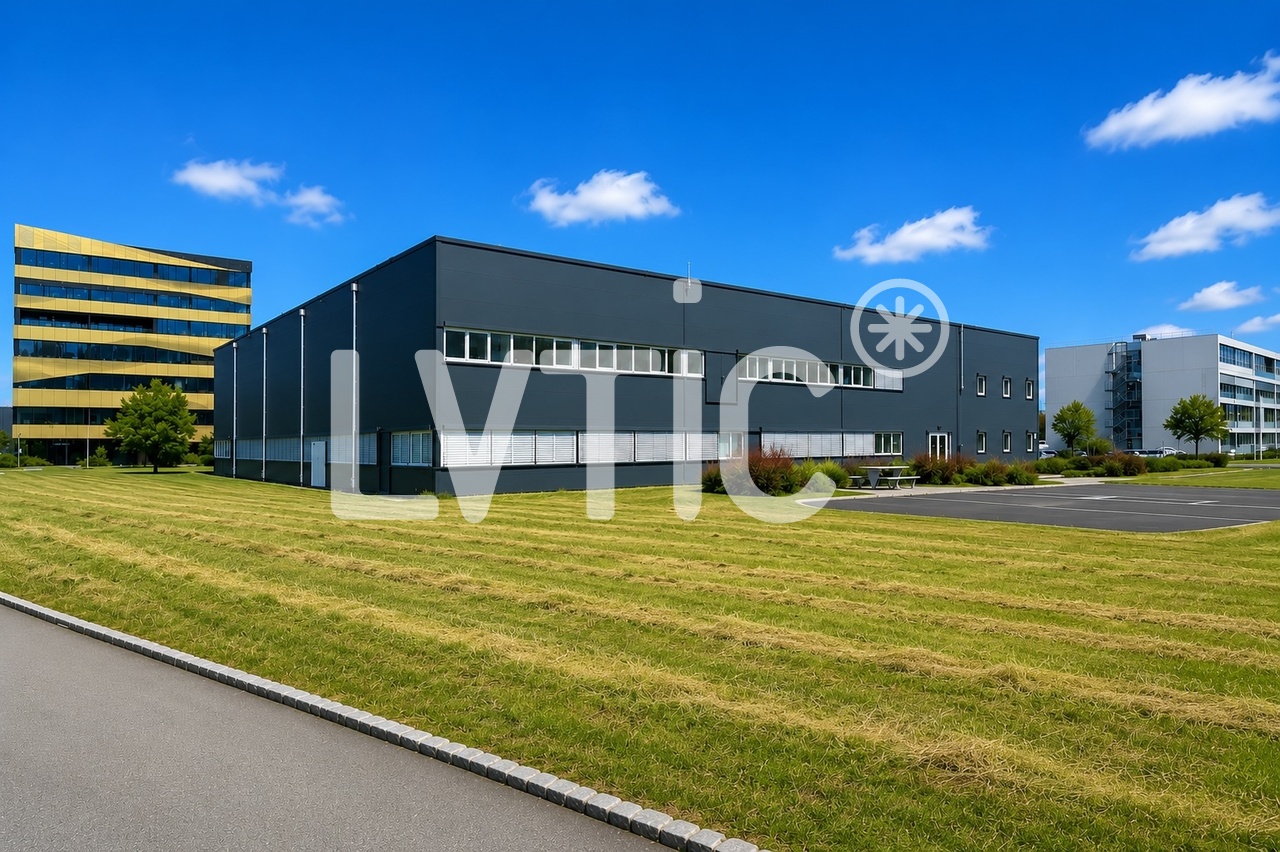 2250m² Industrieobjekt, Foto 3 von 10