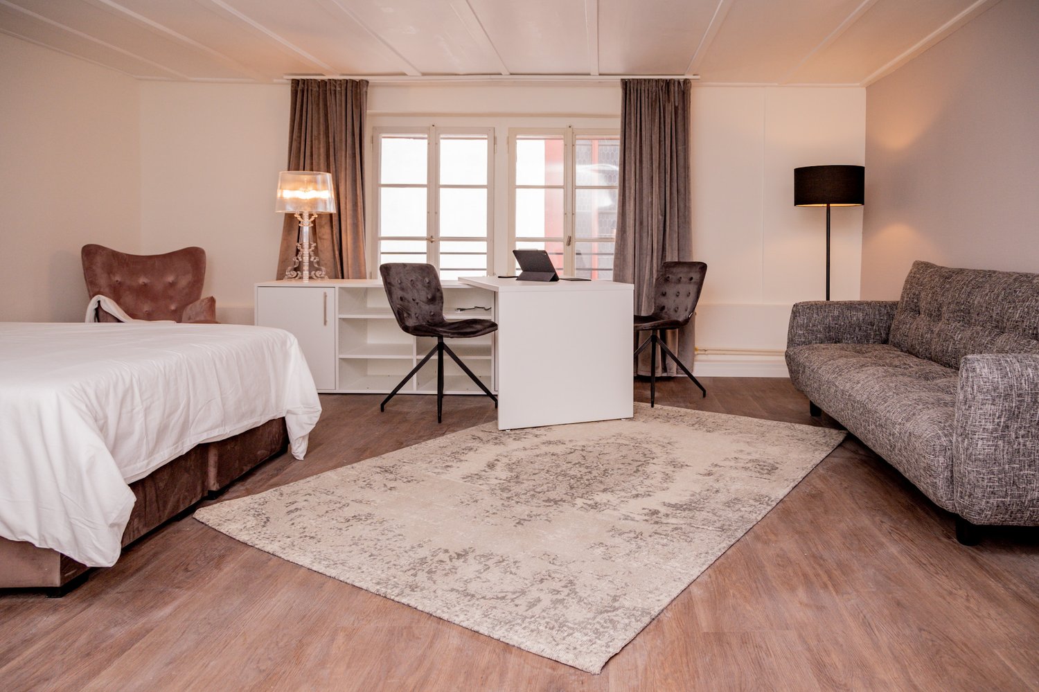 1 room furnished flat, Foto 1 von 10