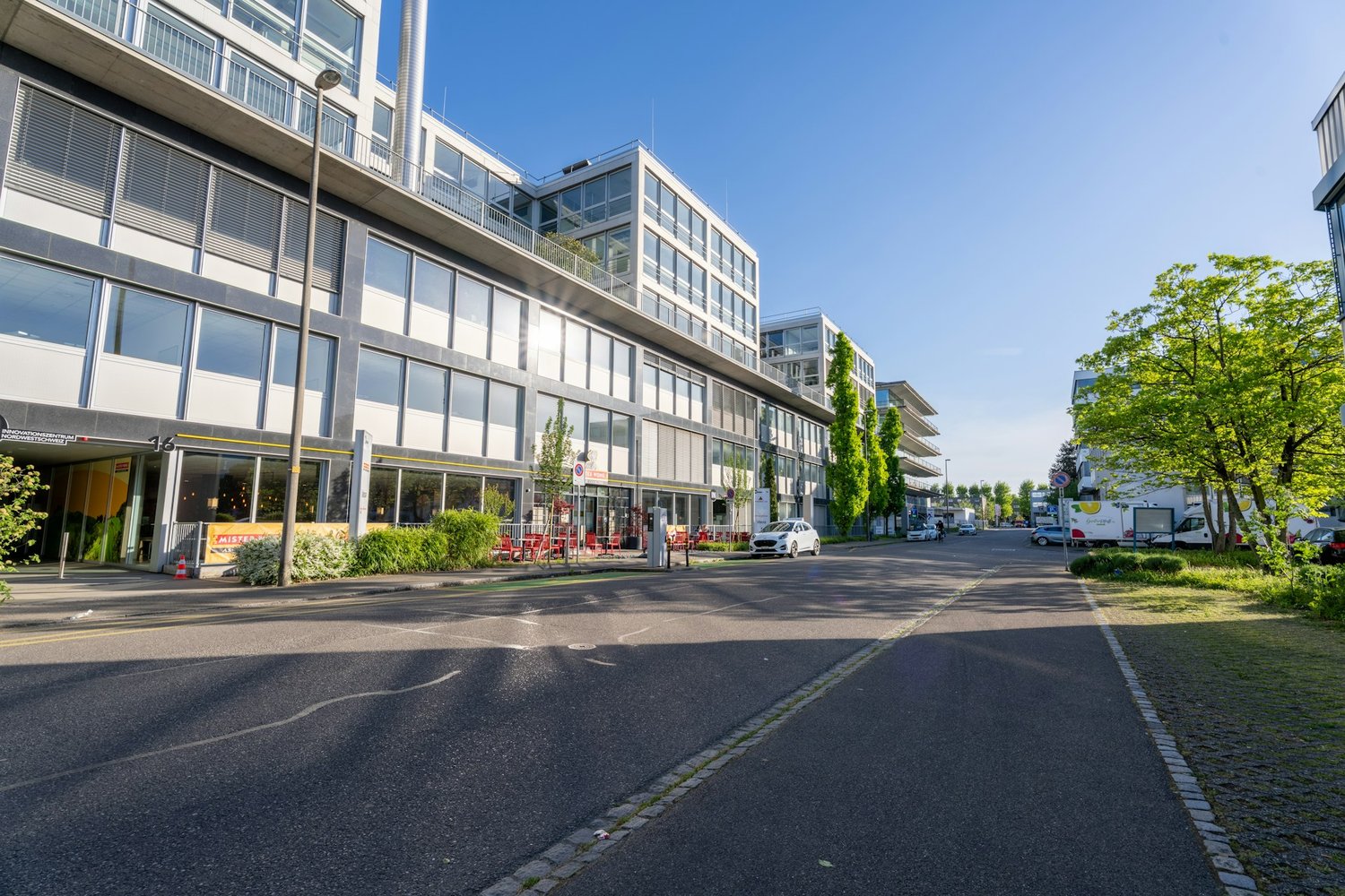 920m² commerciale, foto 1 di 6