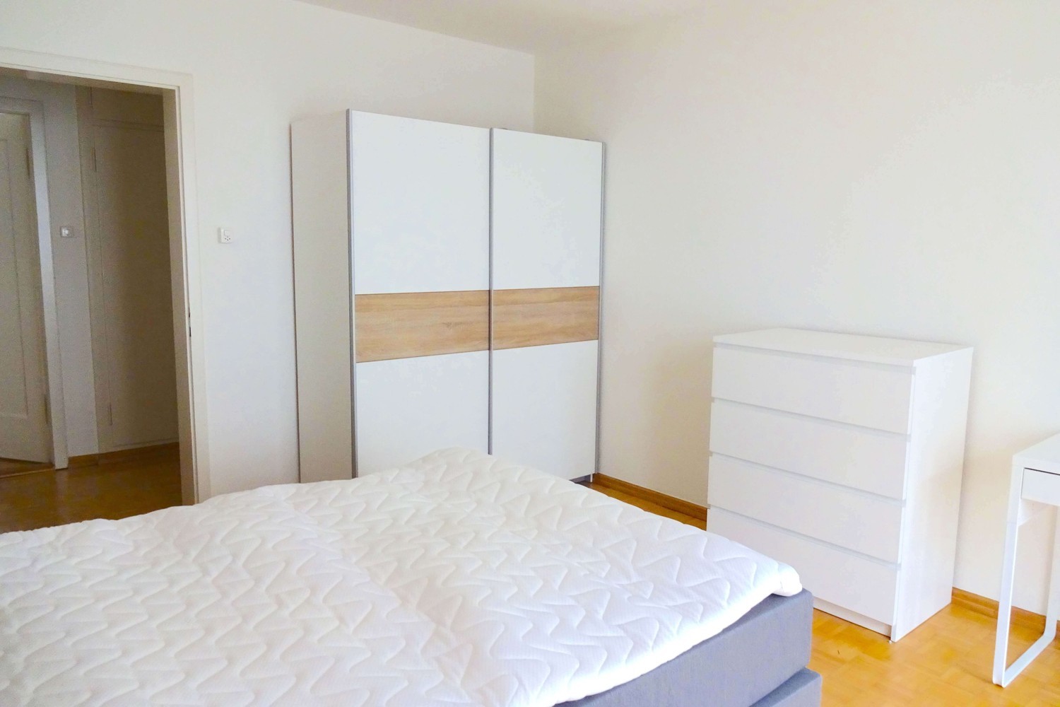 Zimmer in einer Wohngemeinschaft, Foto 2 von 7