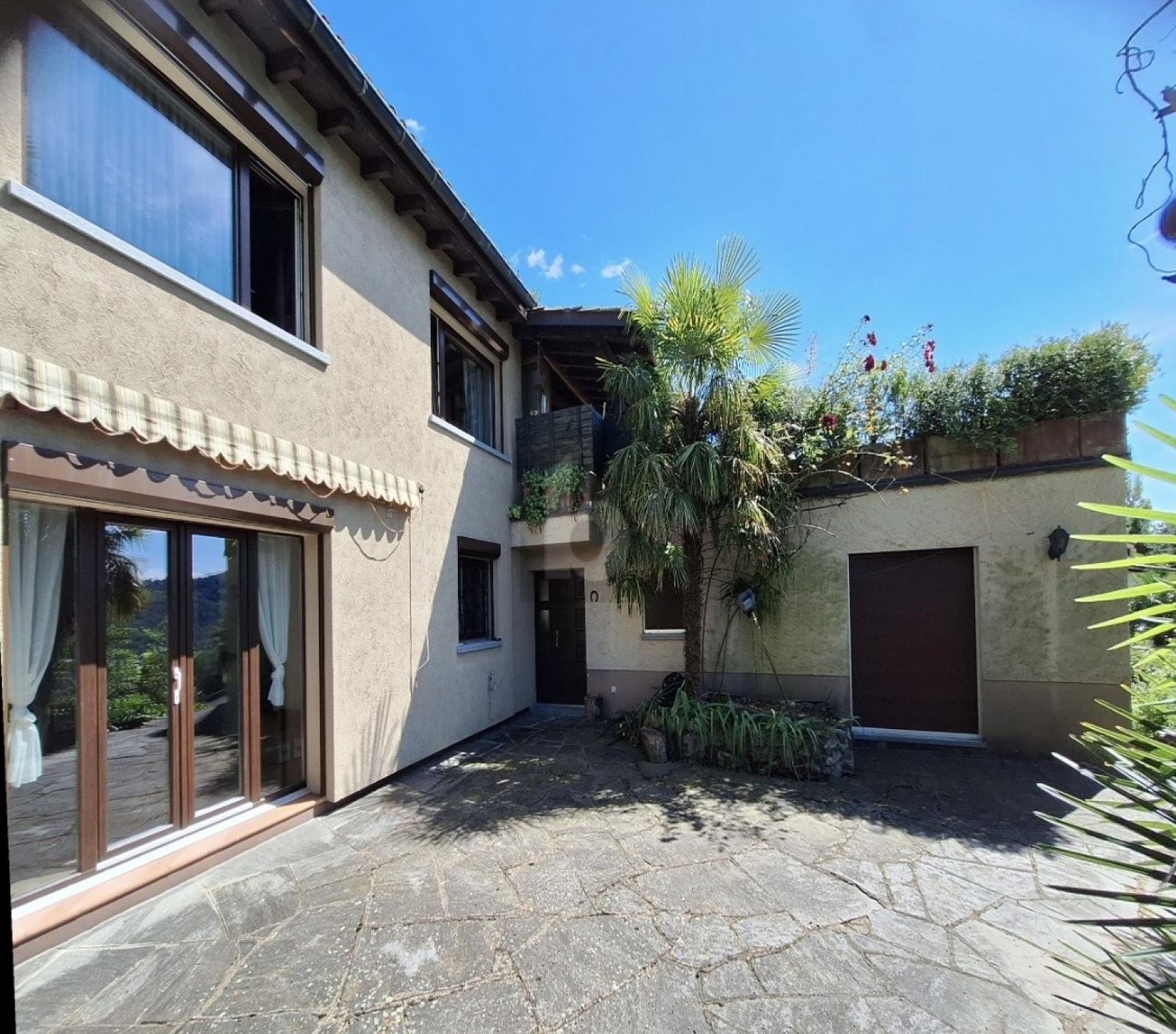 8 rooms villa