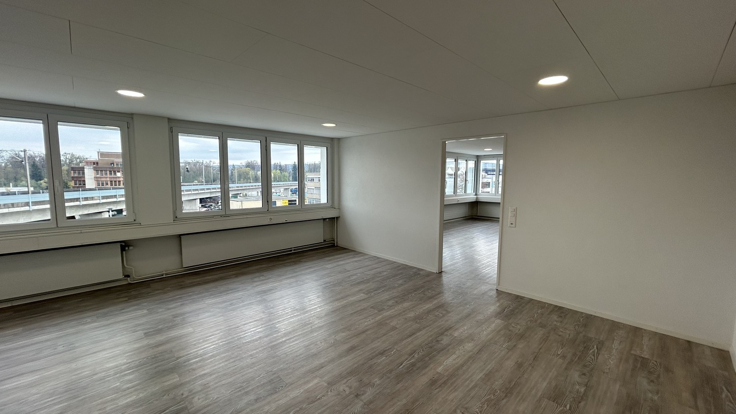 89m² commercial