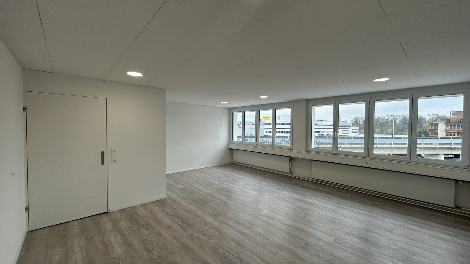 89m² commercial
