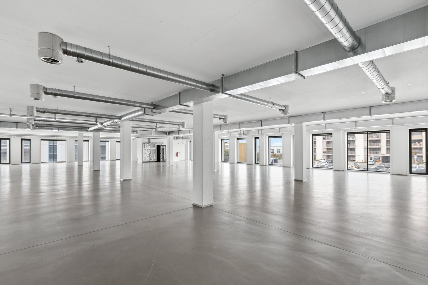 450m² living / commercial building