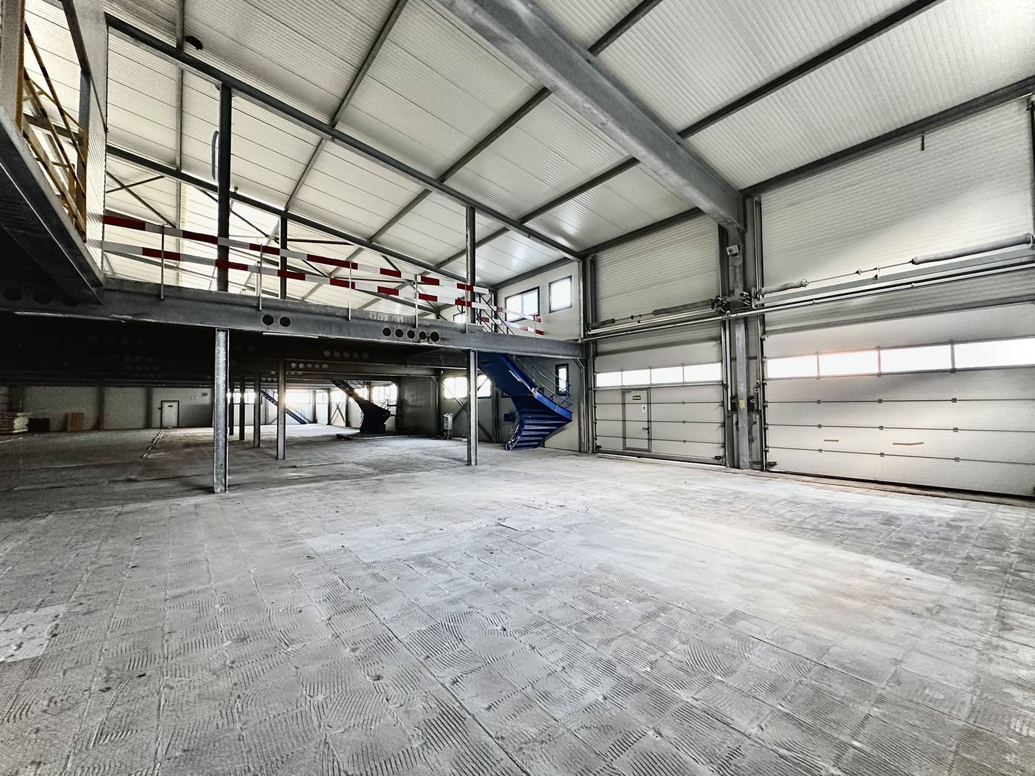 2350m² Gewerbe, Foto 1 von 5